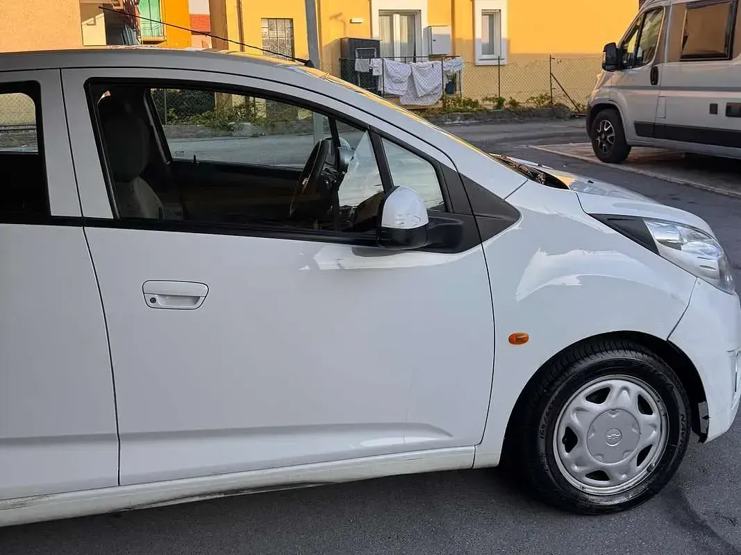 Usata Chevrolet Spark 68 CV (50 kW) 2011 Bianco Utilitaria