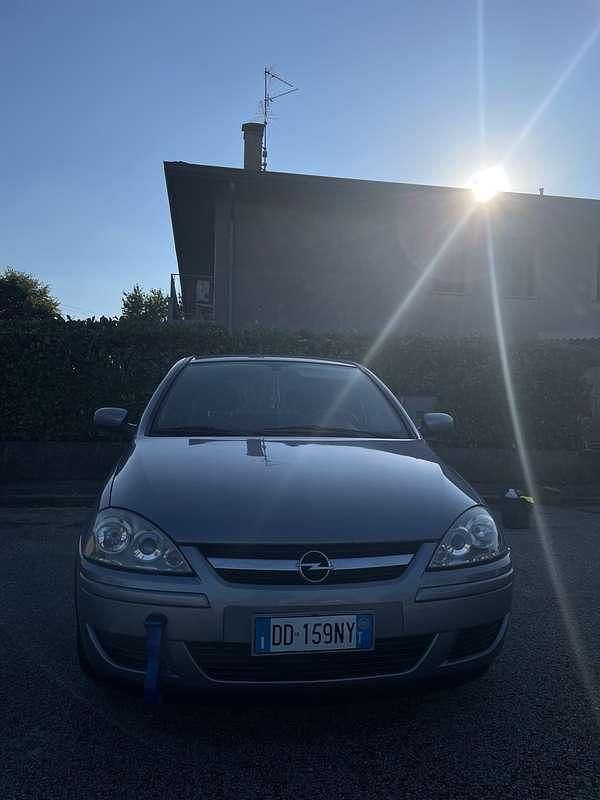 Używany Opel Corsa 60 KM (44 kW) 2006 Hatchback