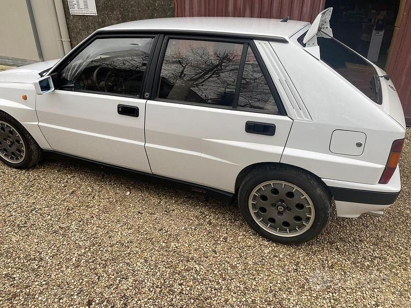Usata Lancia Delta 196 CV (144 kW) 1990 Utilitaria