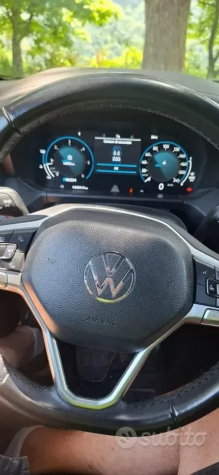Usata VW Amarok 241 CV (177 kW) 2023 Marrone Pick-up