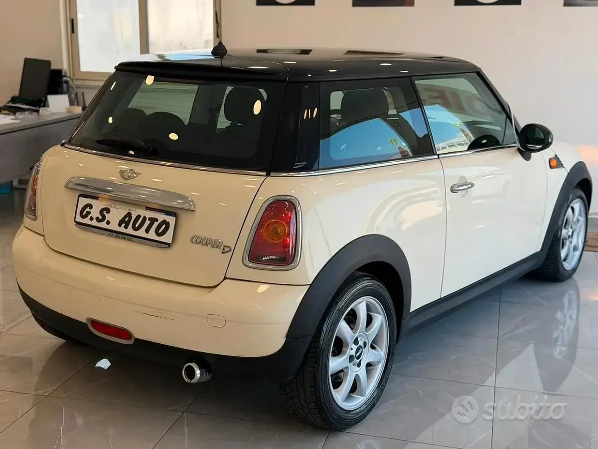 Usata Mini Cooper D Chili 109 CV (80 kW) 2007 Beige Utilitaria