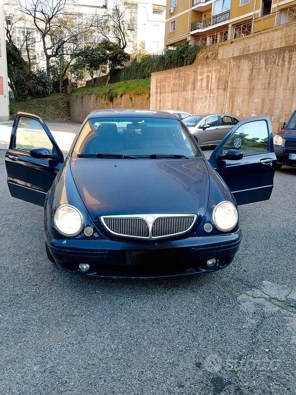 Usata Lancia Lybra 116 CV (85 kW) 2003 Blu Berlina
