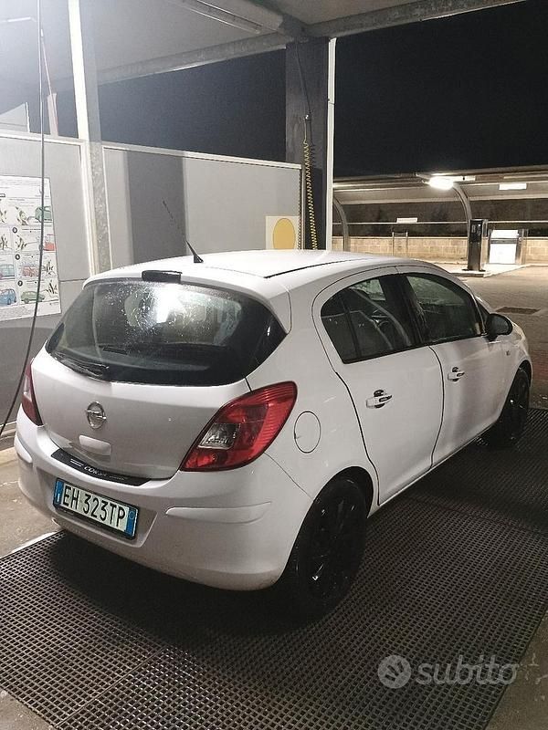 Usata Opel Corsa 2011 Bianco Berlina
