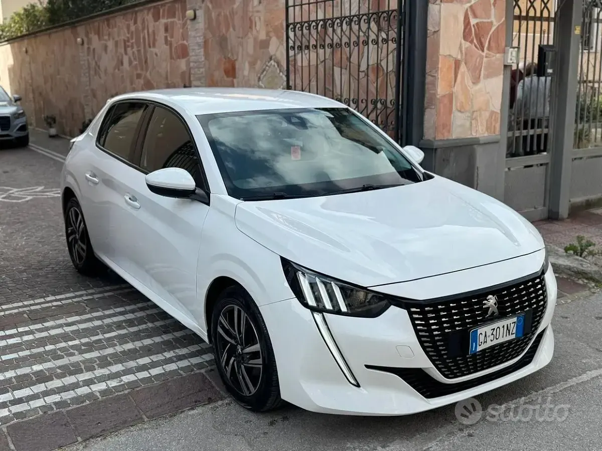 Usata Peugeot 208 Allure 102 CV (75 kW) 2020 Bianco Utilitaria