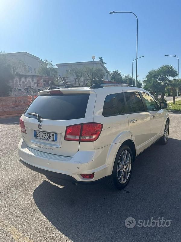 Usata Fiat Freemont 170 CV (125 kW) 2013 Bianco SUV