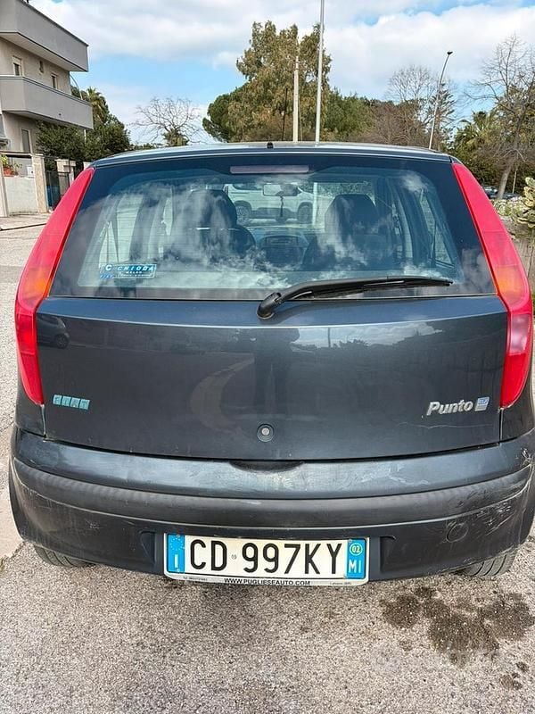 Usata Fiat Punto 2002 Blu Utilitaria