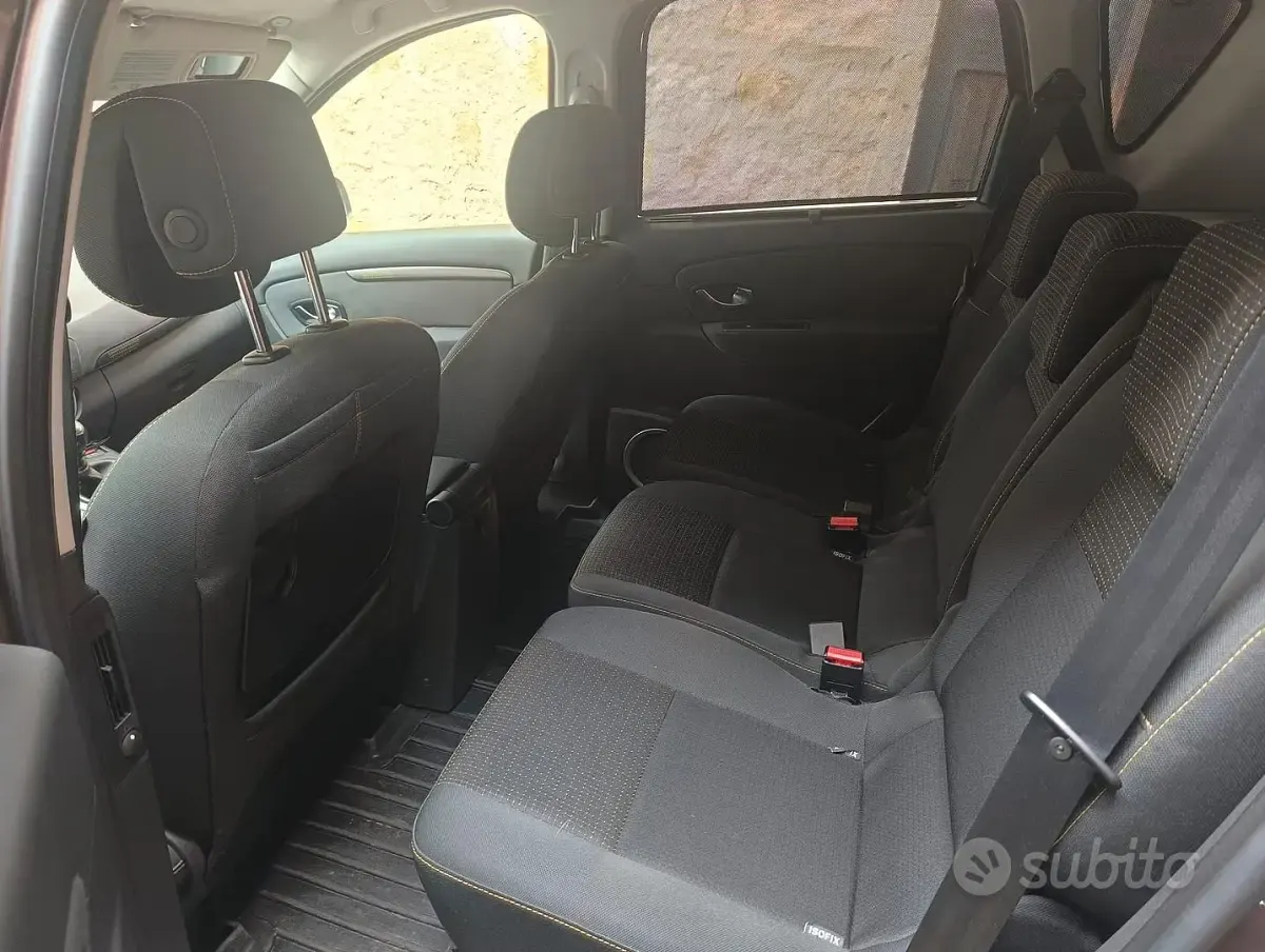 Usata Renault Scénic III 110 CV (80 kW) 2010 Berlina
