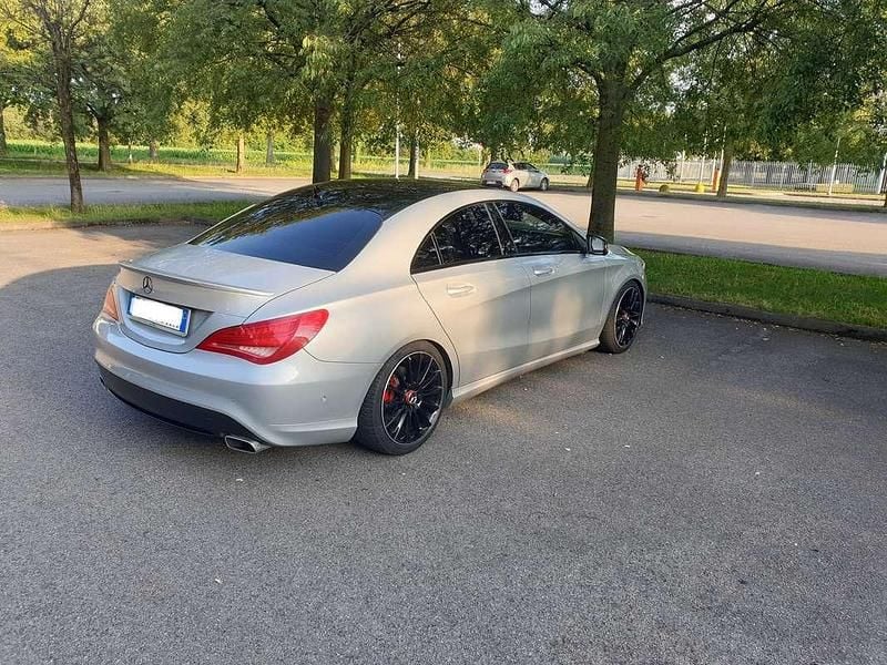 Usata Mercedes CLA180 122 CV (89 kW) 2015 Berlina