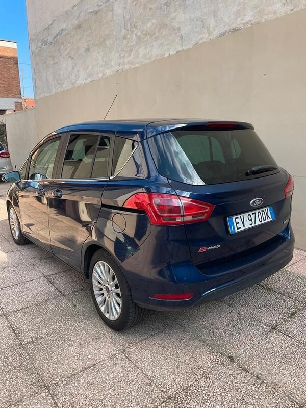 Usata Ford B-MAX Titanium 75 CV (55 kW) 2014 Blu Monovolume