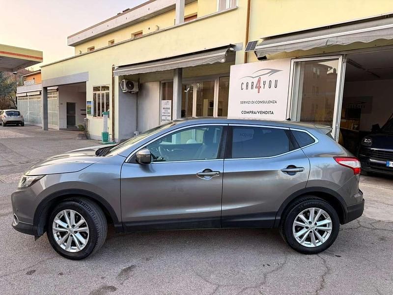 Usata Nissan Qashqai 110 CV (80 kW) 2017 Grigio SUV