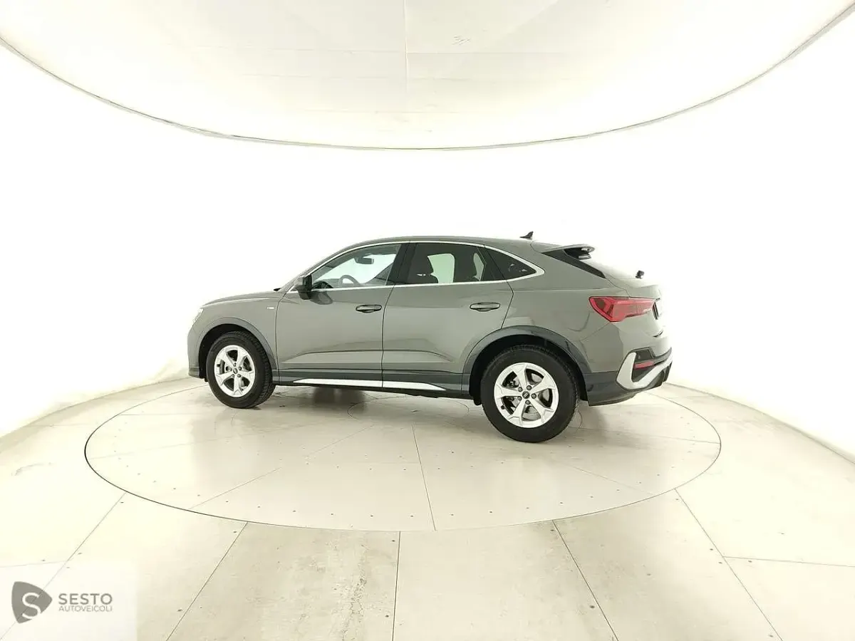 Usata Audi Q3 Sportback S-Line 150 CV (110 kW) 2024 Grigio SUV