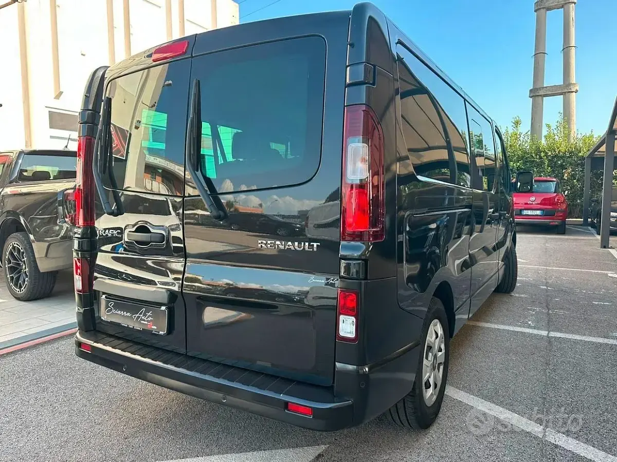 Usata Renault Trafic Intens 150 CV (110 kW) 2025 Nero Monovolume
