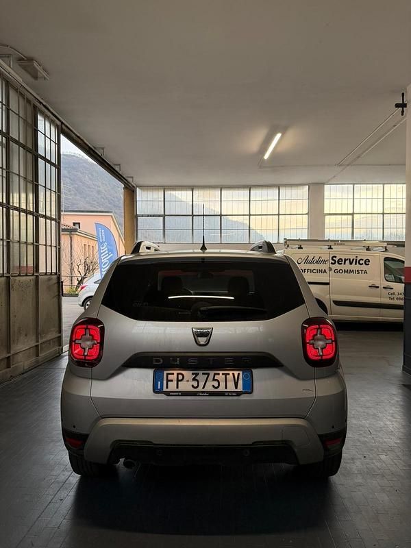 Usata Dacia Duster Prestige 110 CV (80 kW) 2018 Argento Station wagon
