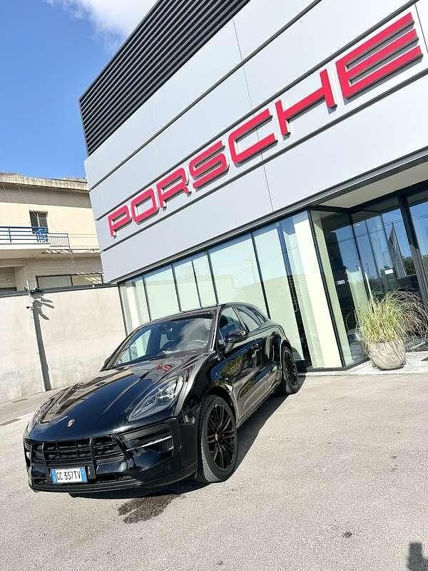 Usata 2020 Porsche Macan SUV | 66.900 € (Cara) - Immagine 1/4