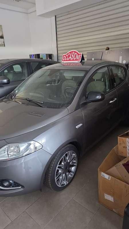Usata Lancia Ypsilon S 95 CV (69 kW) 2016 Utilitaria