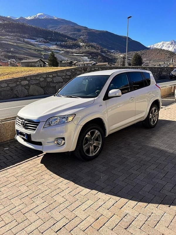 Usata Toyota RAV4 150 CV (110 kW) 2011 SUV