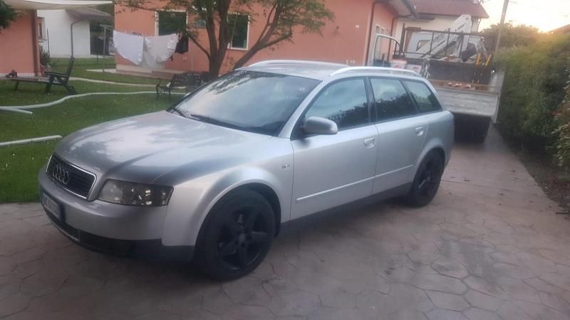 Usata Audi A4 130 CV (95 kW) 2003 Argento Station wagon