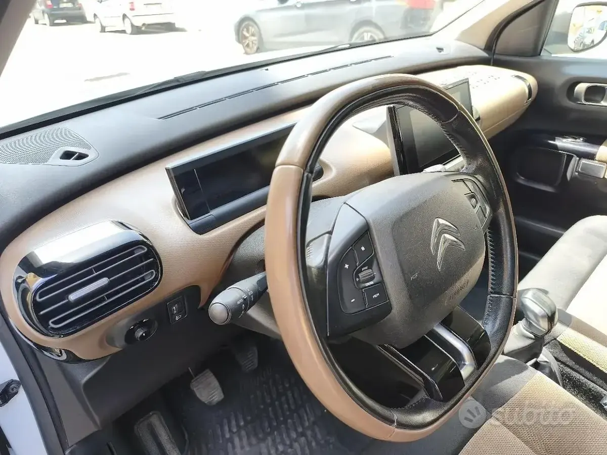 Usata Citroën C4 Cactus Shine 99 CV (72 kW) 2014 Bianco Utilitaria
