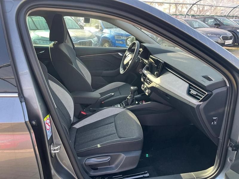 Usado Skoda Scala Selection 115 CV (84 kW) 2024 Gris Utilitario