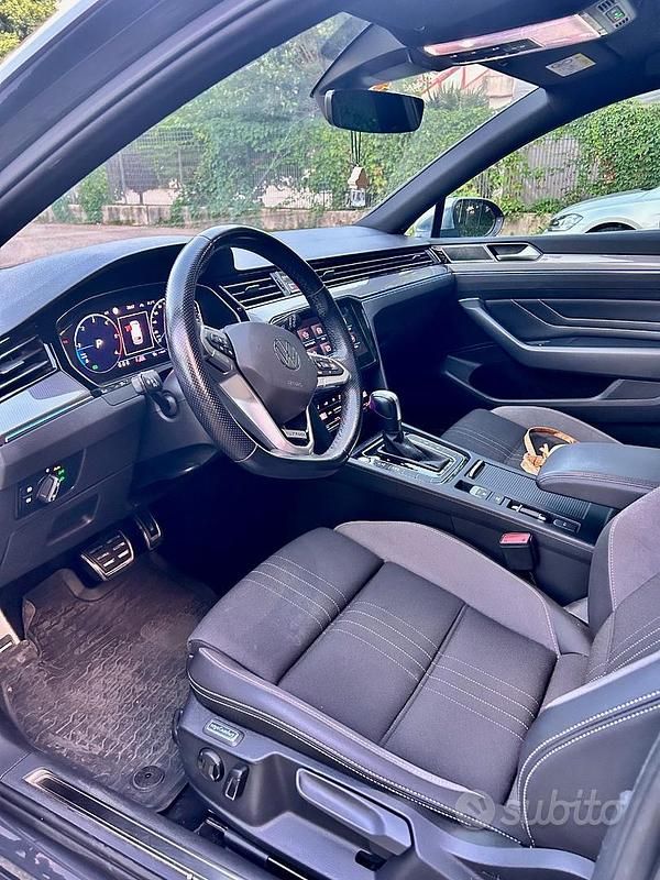 Usata VW Passat 150 CV (110 kW) 2021 Grigio Station wagon