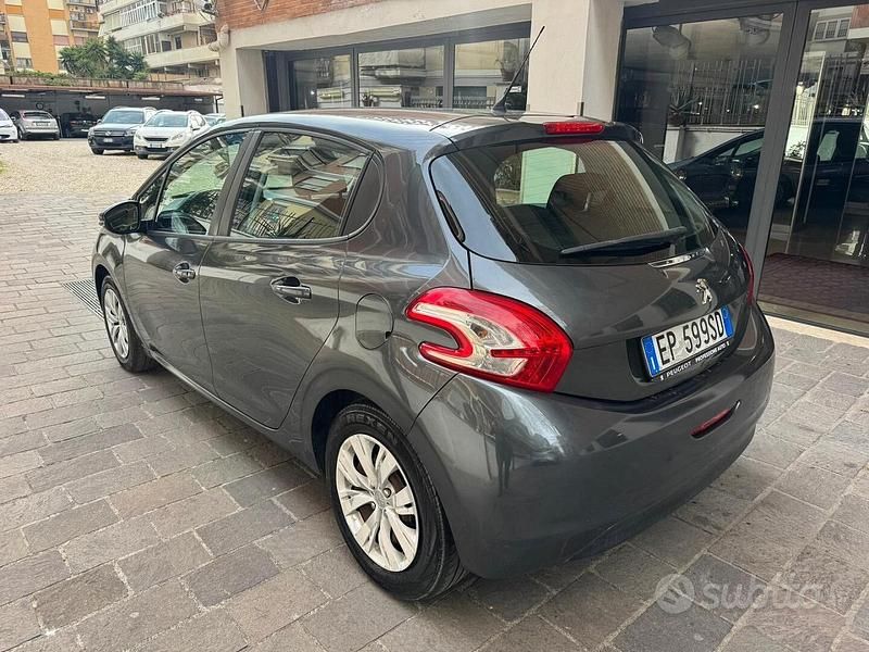 Usata Peugeot 208 Active 82 CV (60 kW) 2013 Bianco Utilitaria