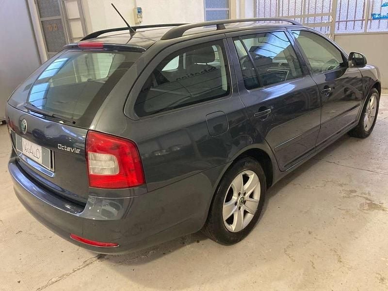 Usata Skoda Octavia GreenLine 105 CV (77 kW) 2011 Grigio scuro Station wagon