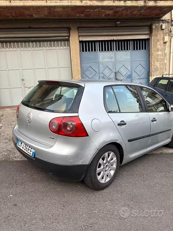 Usata VW Golf IV 105 CV (77 kW) 2004 Grigio Berlina