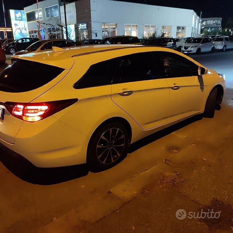 Bianco Usata 2017 Hyundai i40 Tre volumi | 11.700 € (Buon prezzo) - Immagine 1/4