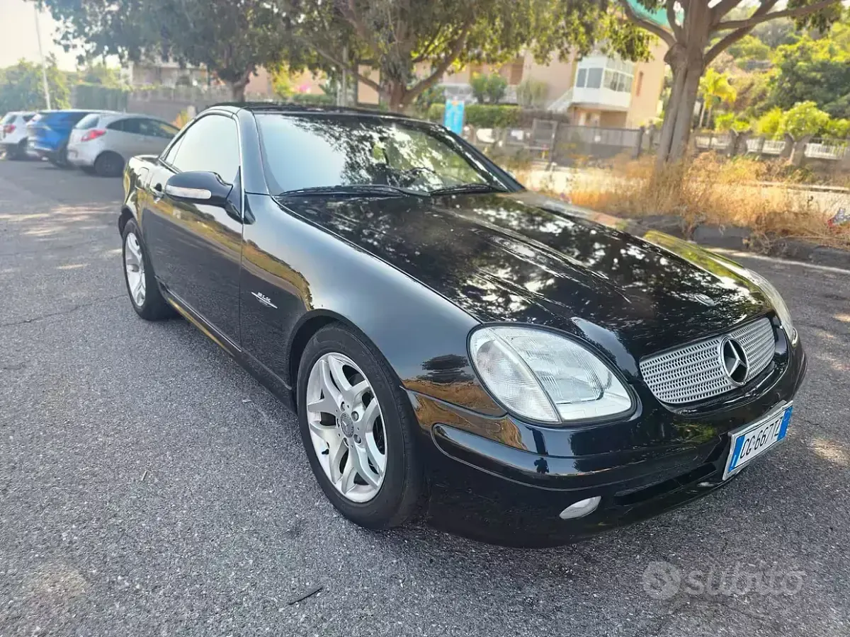 Usata Mercedes SLK200 163 CV (119 kW) 2005 Nero Cabrio