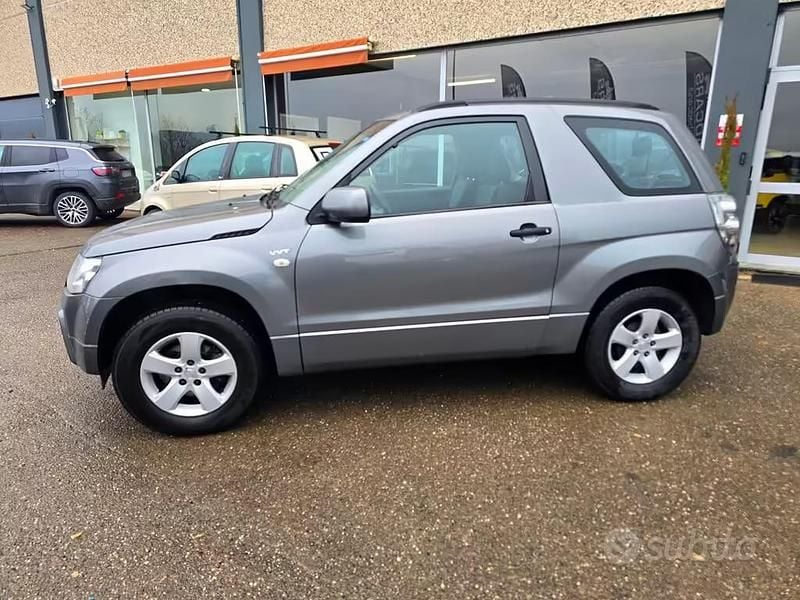 Usata Suzuki Grand Vitara 107 CV (78 kW) 2006 Grigio SUV