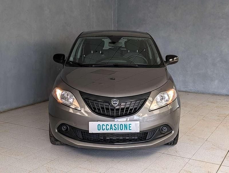 Usata Lancia Ypsilon Silver 70 CV (51 kW) 2023 Grigio Utilitaria
