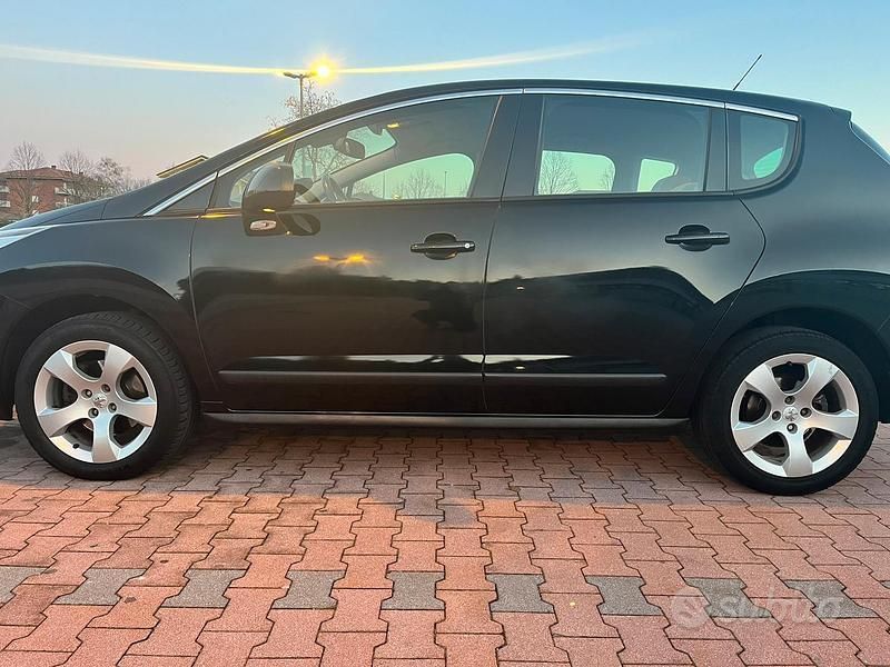 Nero Usata 2011 Peugeot 3008 Monovolume | 2100 € (Ottimo prezzo) - Immagine 1/4