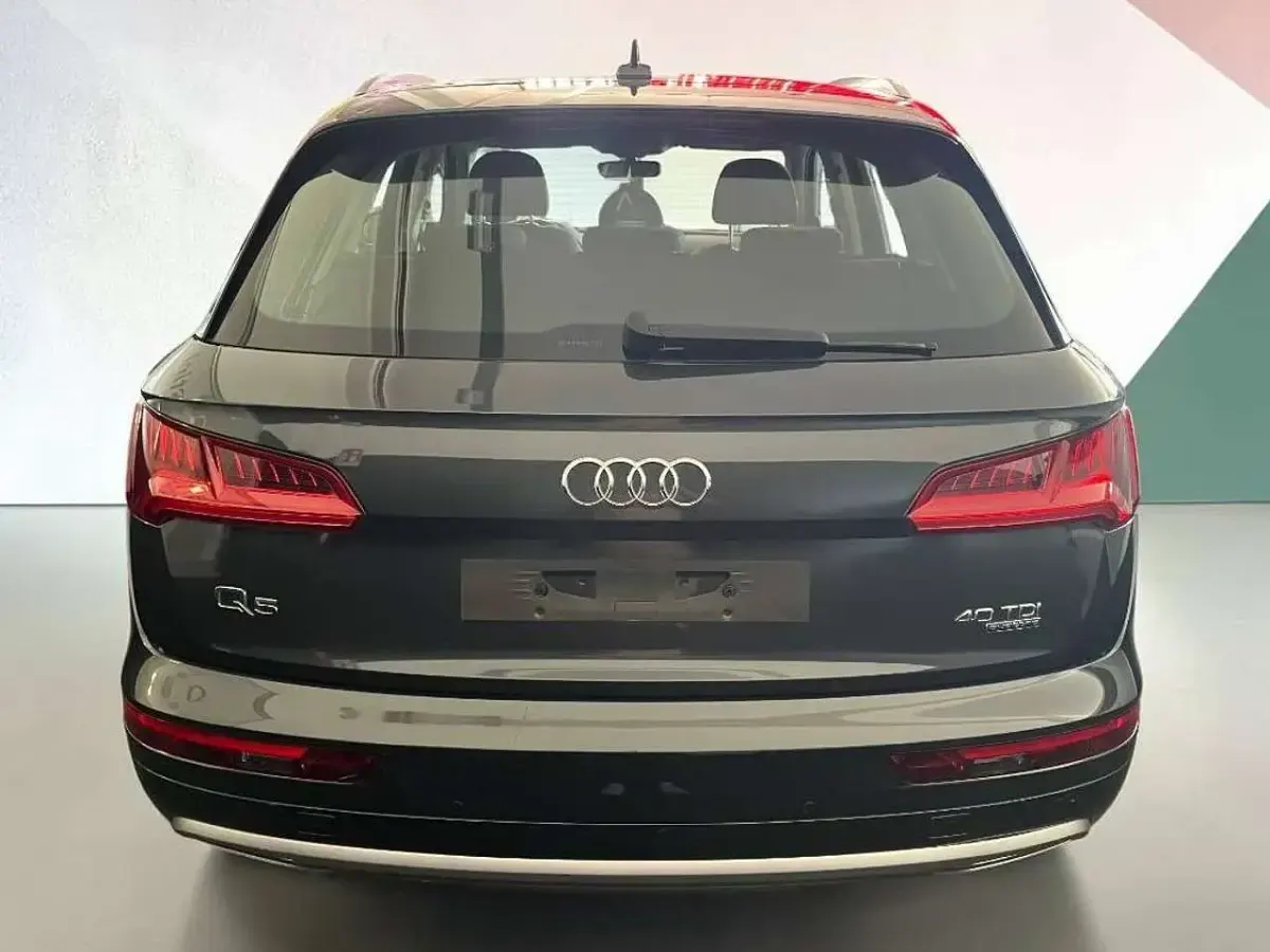 Usata Audi Q5 Business 190 CV (139 kW) 2019 Grigio SUV