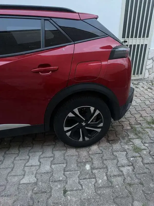 Usata Peugeot 2008 Allure 131 CV (96 kW) 2020 SUV