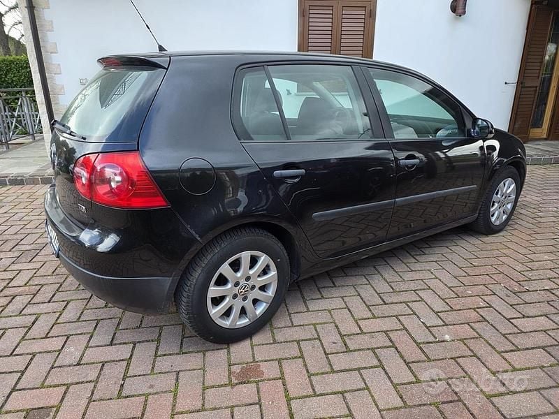 Usata VW Golf VI Comfortline 105 CV (77 kW) 2008 Nero Utilitaria