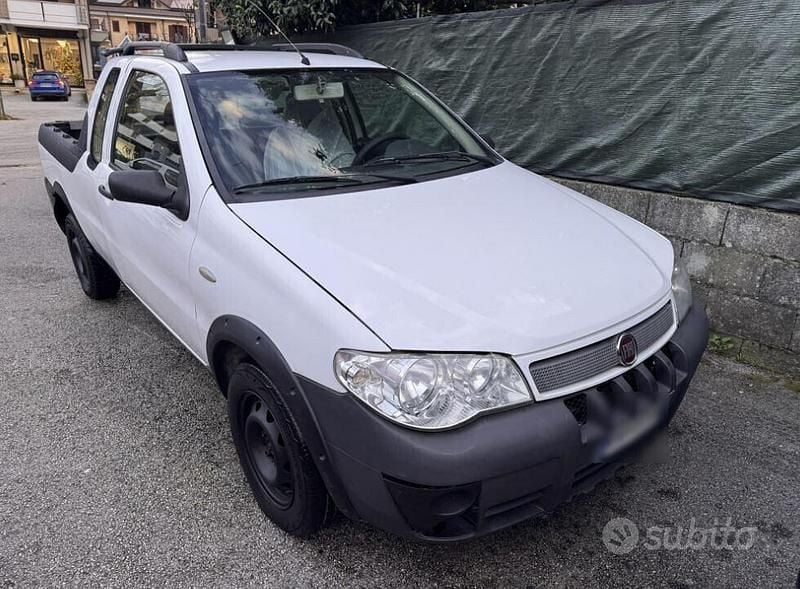 Bianco Usata 2007 Fiat Strada Pick-up | 5500 € (Ottimo prezzo) - Immagine 1/4