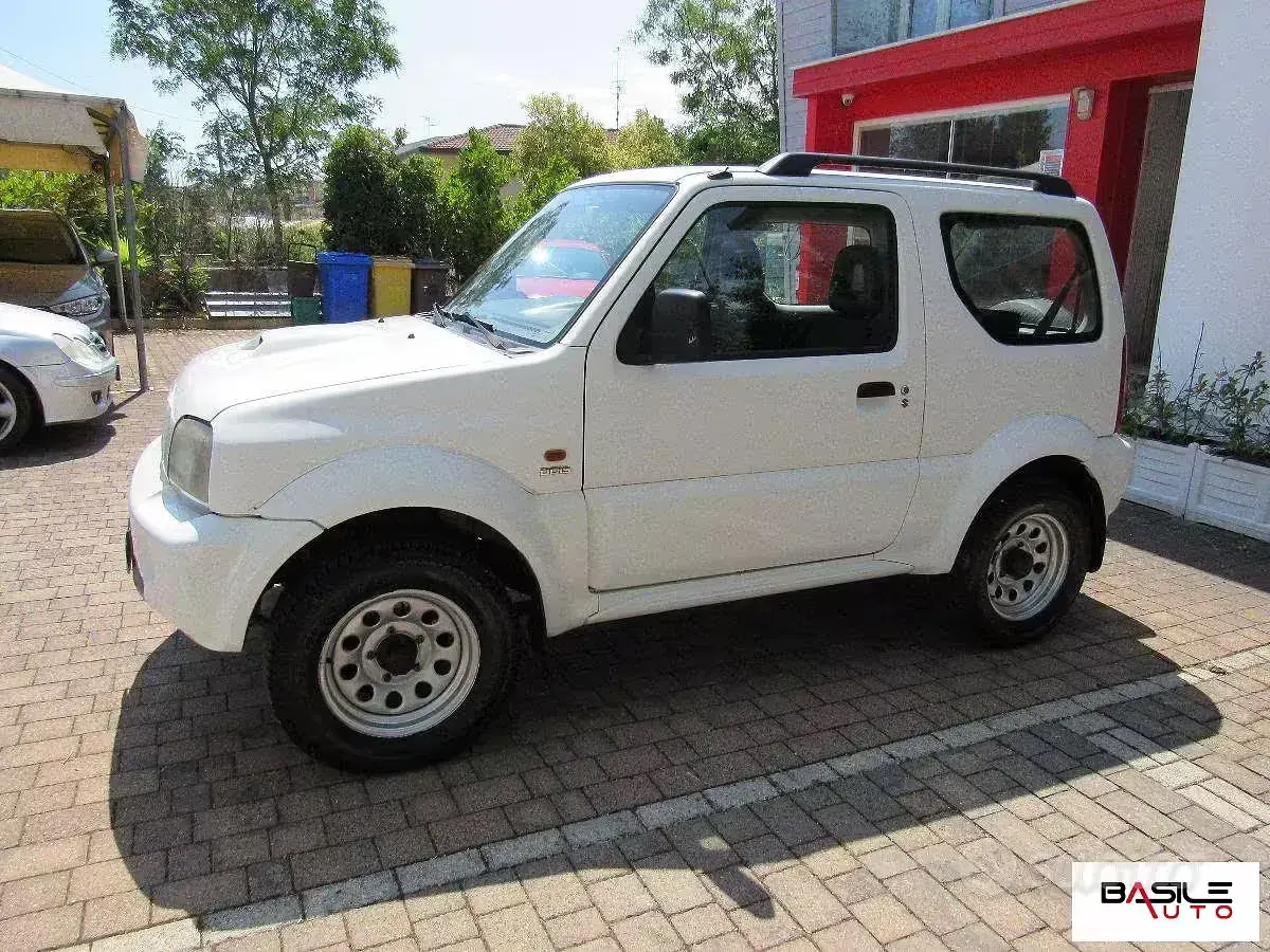 Usata Suzuki Jimny 65 CV (47 kW) 2005 Bianco SUV