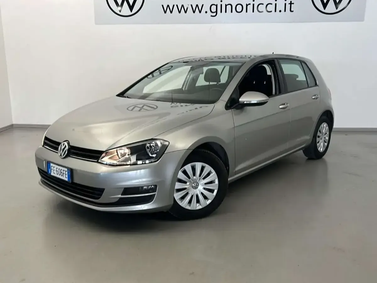 Usata VW Golf VII Trendline 86 CV (63 kW) 2016 Argento Utilitaria