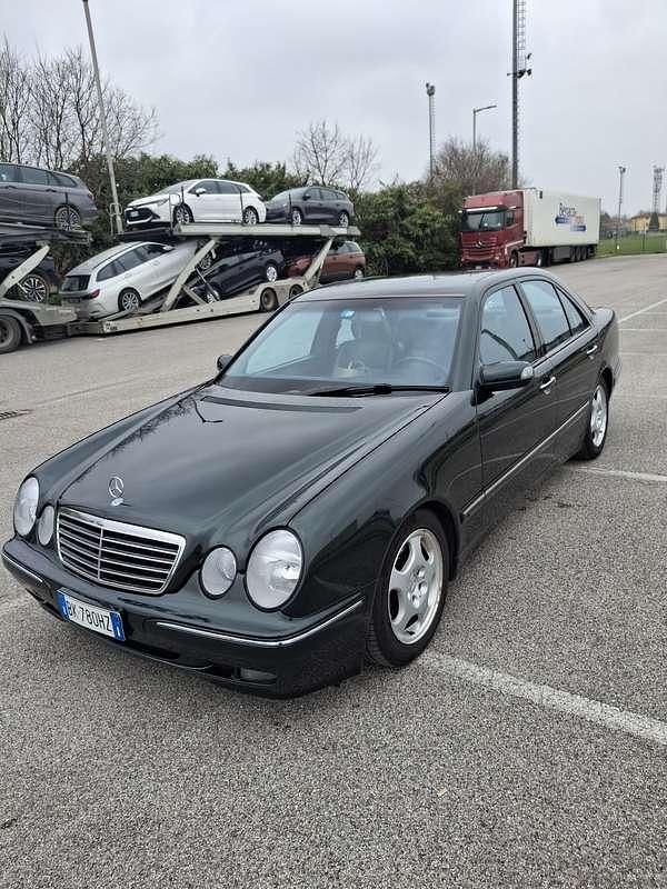 Usata Mercedes E220 Avantgarde 143 CV (105 kW) 2000 Berlina