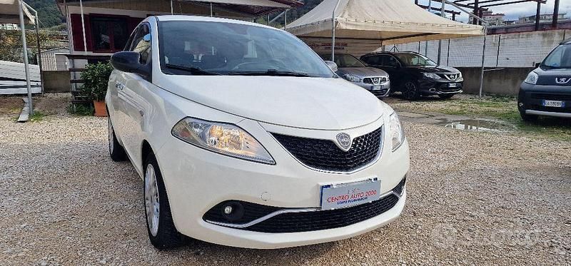 Bianco Usata 2017 Lancia Ypsilon Gold Due volumi | 6900 € (Buon prezzo) - Immagine 1/4