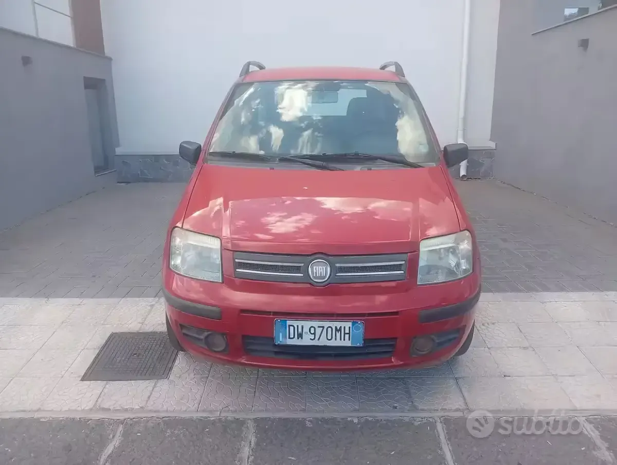Usata Fiat Panda Active 69 CV (50 kW) 2011 Rosso Utilitaria