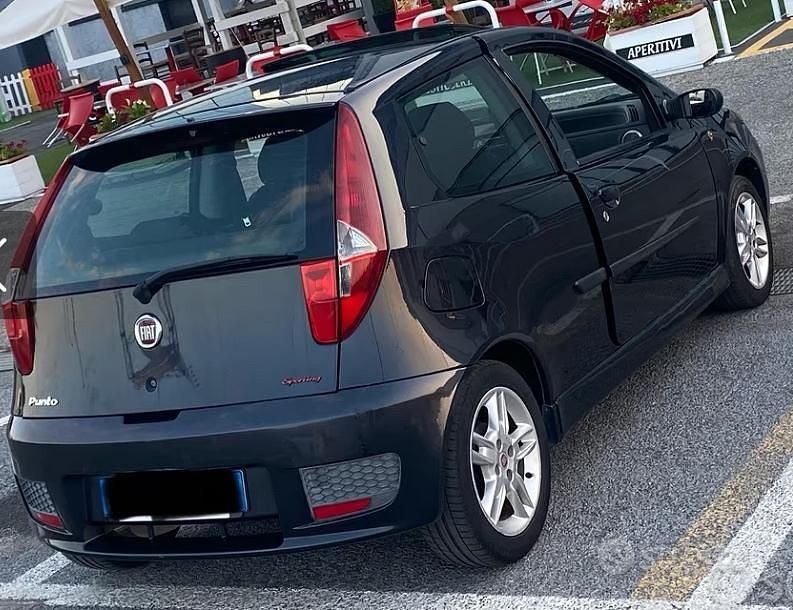 Usata Fiat Punto 95 CV (69 kW) 2025 Nero Utilitaria