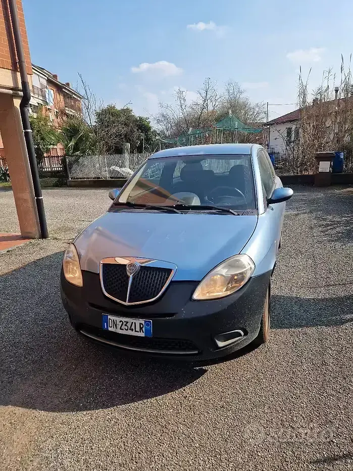 Usado Lancia Ypsilon 60 HP (44 kW) 2008 Citadino