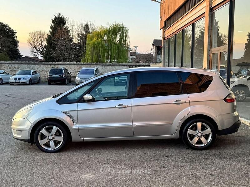 Usata Ford S-MAX Titanium 140 CV (102 kW) 2007 Argento Monovolume