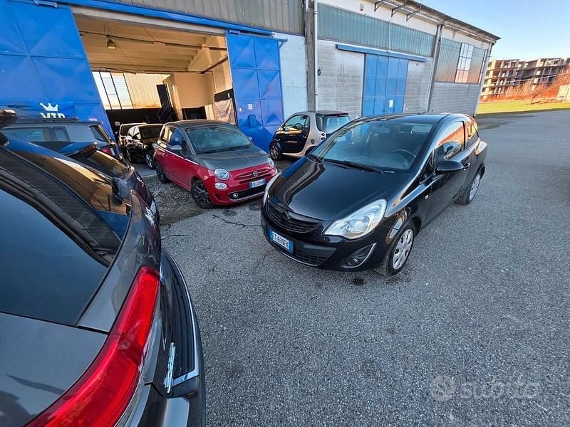 Usata Opel Corsa 86 CV (63 kW) 2013 Nero Berlina
