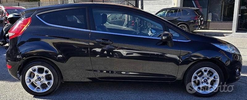 Usata Ford Fiesta Titanium 82 CV (60 kW) 2012 Other Utilitaria