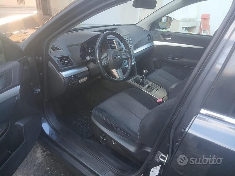 Usata Subaru Outback 150 CV (110 kW) 2013 Grigio Station wagon