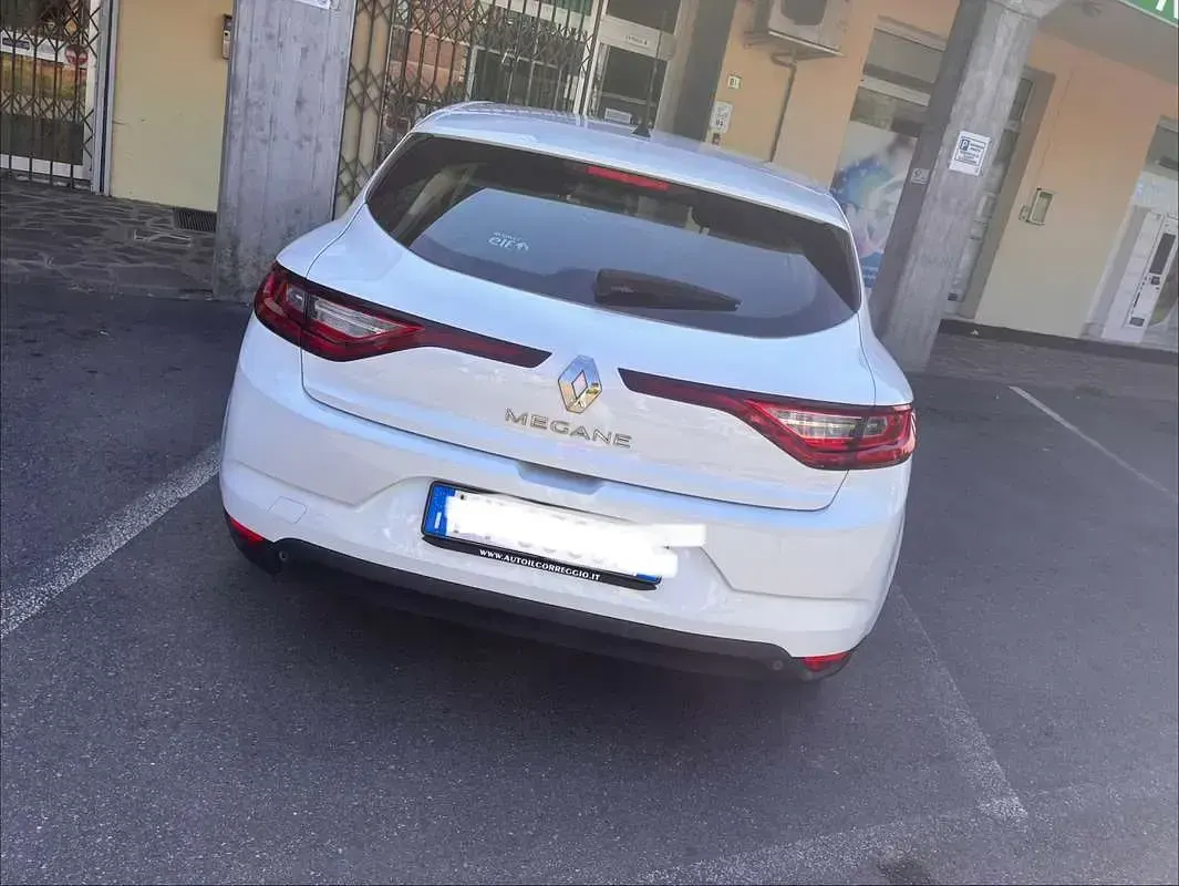 Usata Renault Mégane IV Business 116 CV (85 kW) 2019 Bianco Berlina