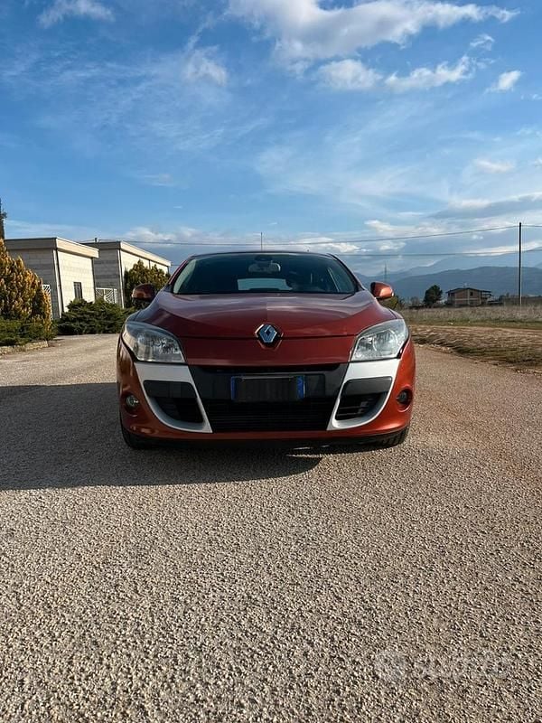 Usata Renault Mégane Coupé 110 CV (80 kW) 2010 Rosso Coupé