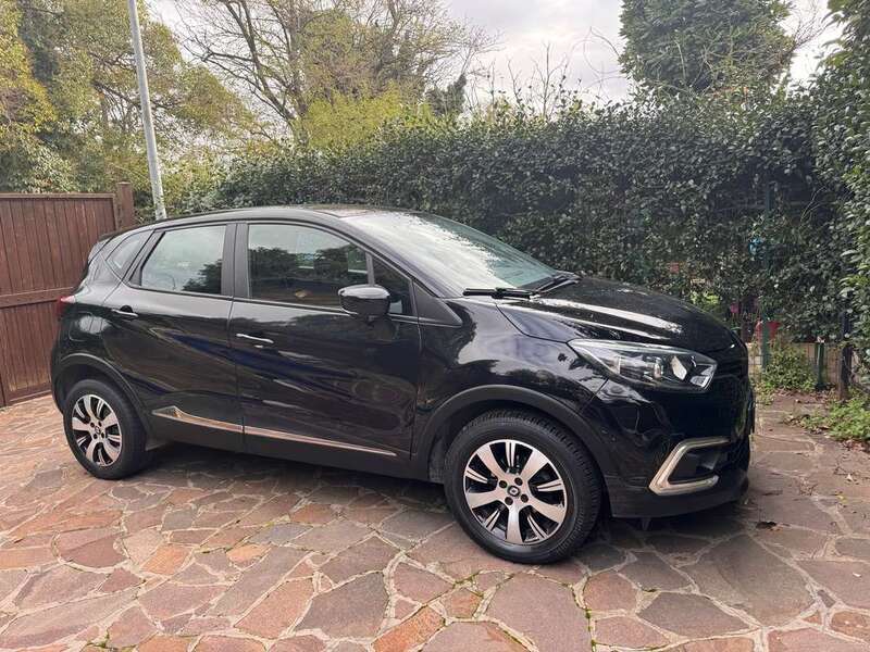 Usato 2017 Renault Captur 0.9 Benzin 90 CV (11.000 €)